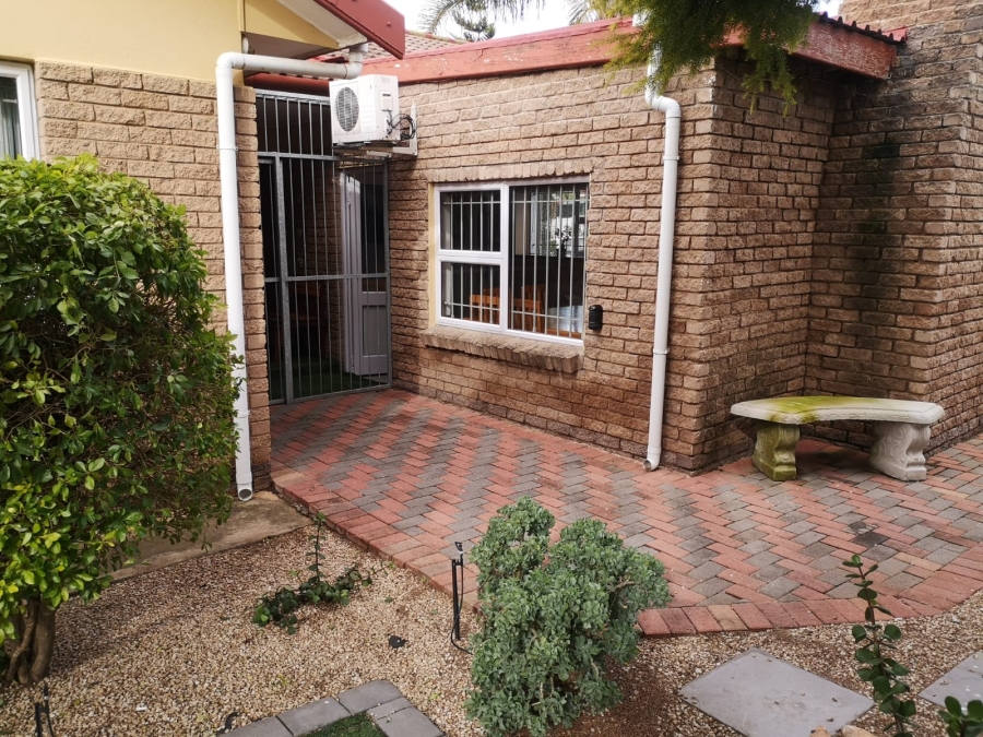 4 Bedroom Property for Sale in Azalea Park Eastern Cape